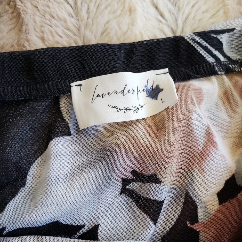 LAVENDER FIELDS BLACK PEACH WHITE FLORAL BODYSUIT..SIZE L - Picture 5 of 6